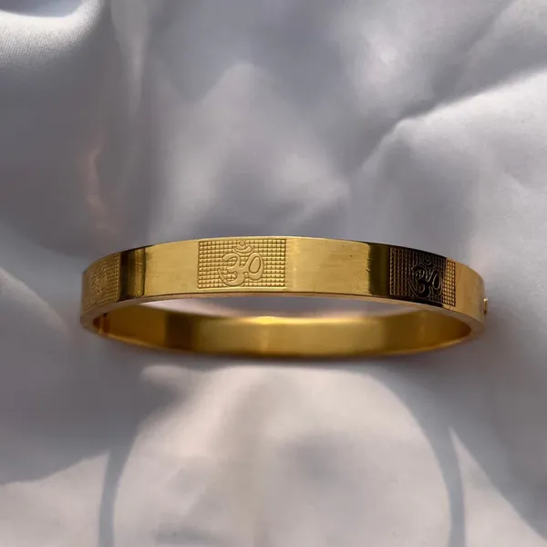 AMAZING_GOLD_PLATED_STAINLESS_STEEL_KADA_FOR_MENS