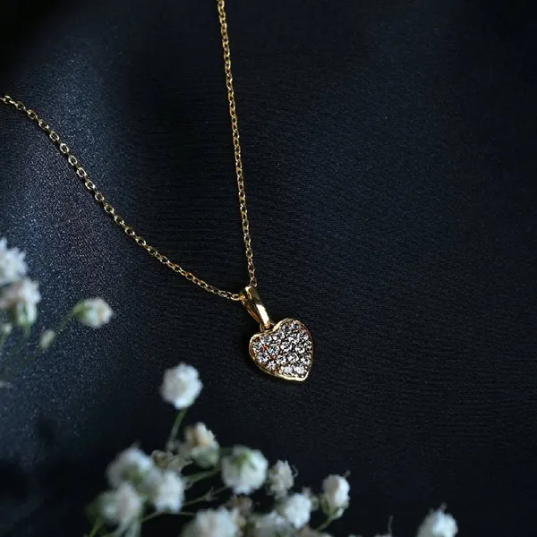 Gold-Plated_Alloy_Heart_Shape_Pendant_Chain_Necklace_For_Women_And_Girls