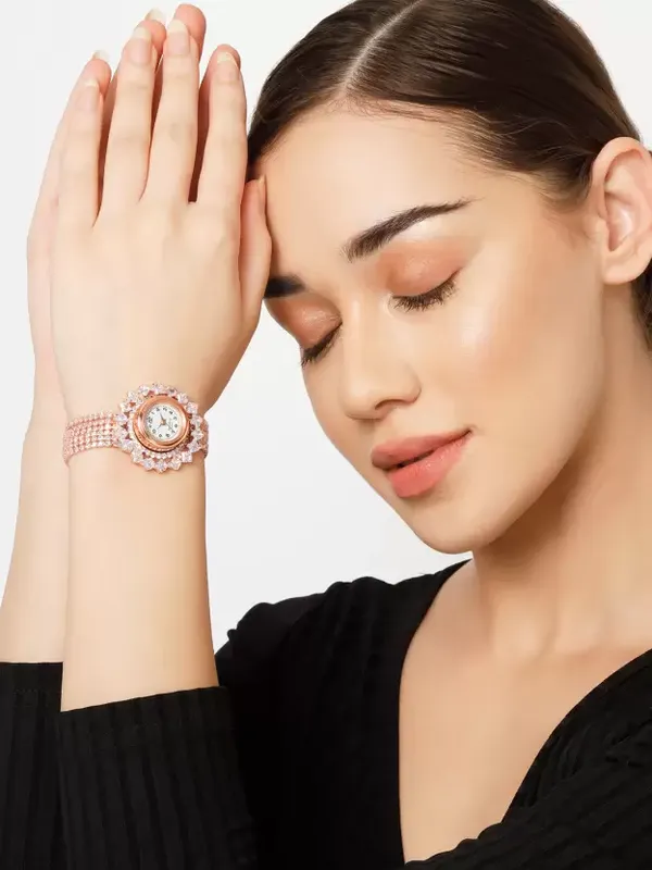 Gujju_Jewellers_Rose_Gold_Bracelet_Analog_Watch_-_For_Women