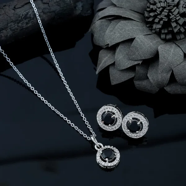 Silver_Chain_Circular_Pendant_and_Earrings_with_Finely_Cut_Stones_for_Women/Girls