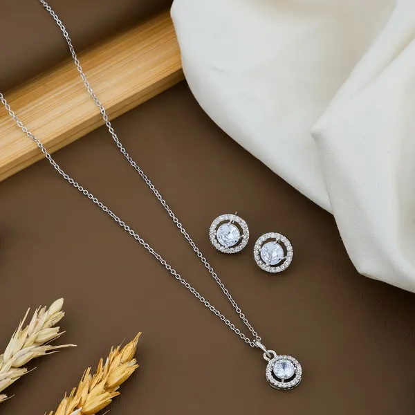 Stylish_Silver_Plated_Chain_Pendant_for_Women_and_Girls