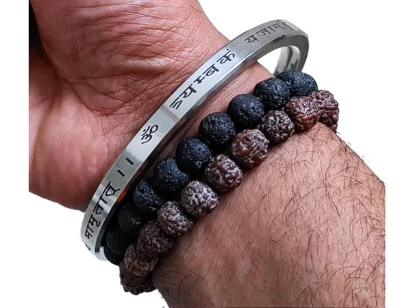 Silver_Punjabi_Maha_Mrityunjay_Engraved_Kada_Made_with_Stainless_Steel