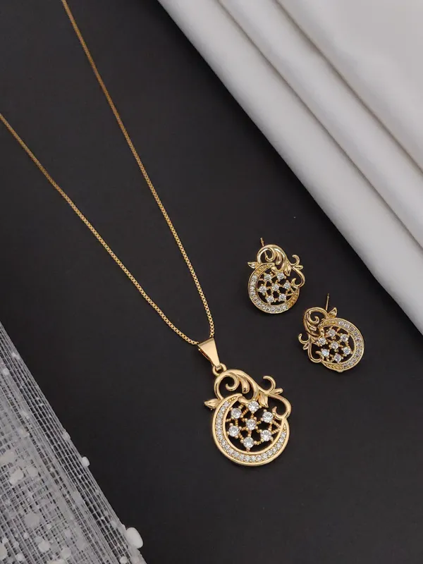 Vihaa_Stainless_Steel_Gold_Plated_Chain_Pendant_For_Women_And_Girl