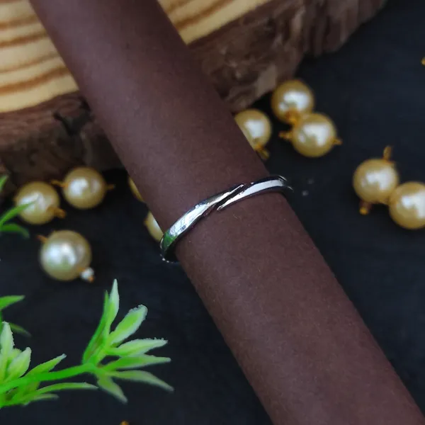 Alia_black_colour_american_diamond_size_adjustable_ring