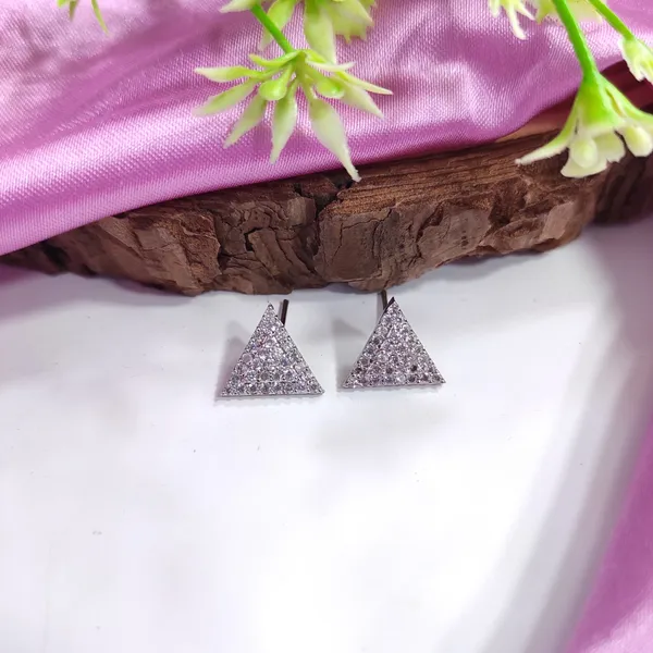 Rimi_white_colour_american_diamond_pair_earring