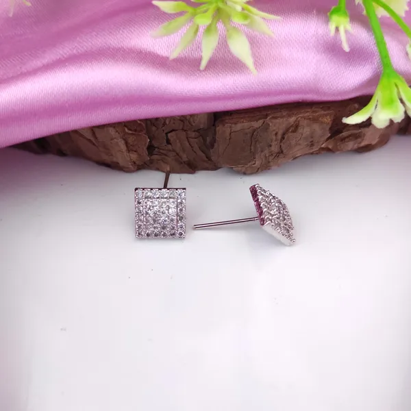 Mahira_white_colour_american_diamond_earring