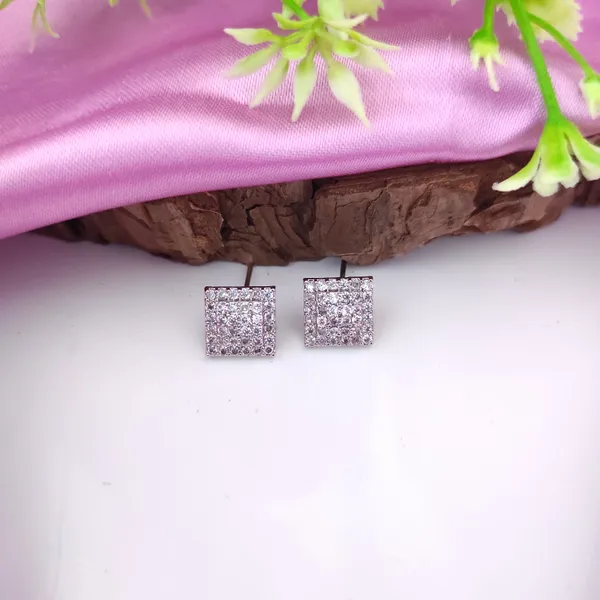 Mahira_white_colour_american_diamond_earring