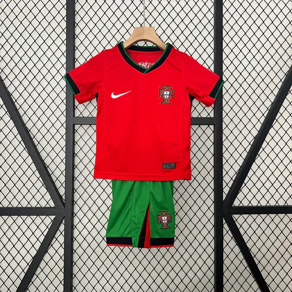 https://cdn-image.blitzshopdeck.in/ShopdeckCatalogue/tr:f-webp,w-600,fo-auto/62a42e46add4b4b9a1218edb/media/Portugal_Home_Soccer_Jersey_Kit_Jersey_Shorts__Euro_2024_D6UV6KLZIA_2024-05-10_1.webp__JERSEYKART