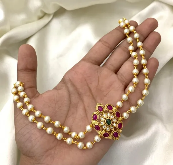 Traditional_Pendant_with_double_line_pearl_Choker