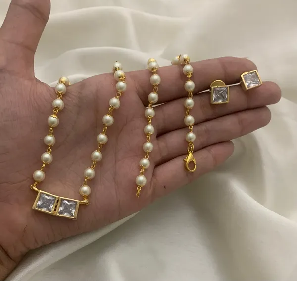 Latest_Double_stone_Ad_pendant_with_single_line_Pearl_Mala_set