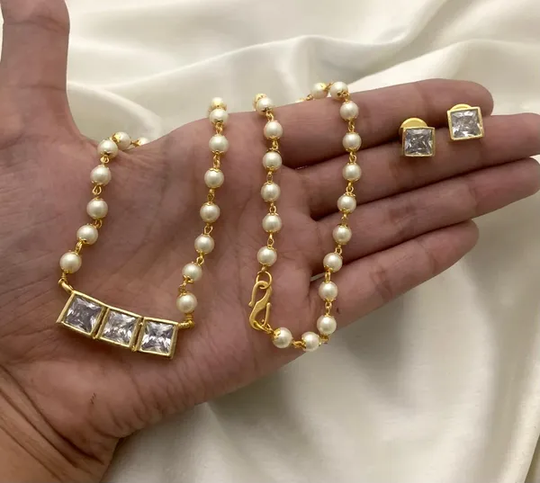 Latest_3_stone_Ad_pendant_with_single_line_Pearl_Mala_set