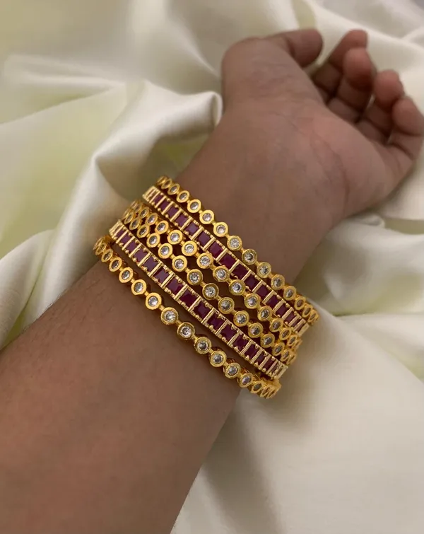 PRISHA_ANTIQUE_BANGLES_(_SET_OF_6_PCS_)