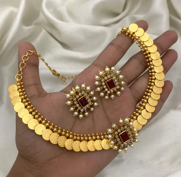 Classy_Matte_finish_Pendant_with_Micro_gold_Polish_Lakshmi_Necklace_set