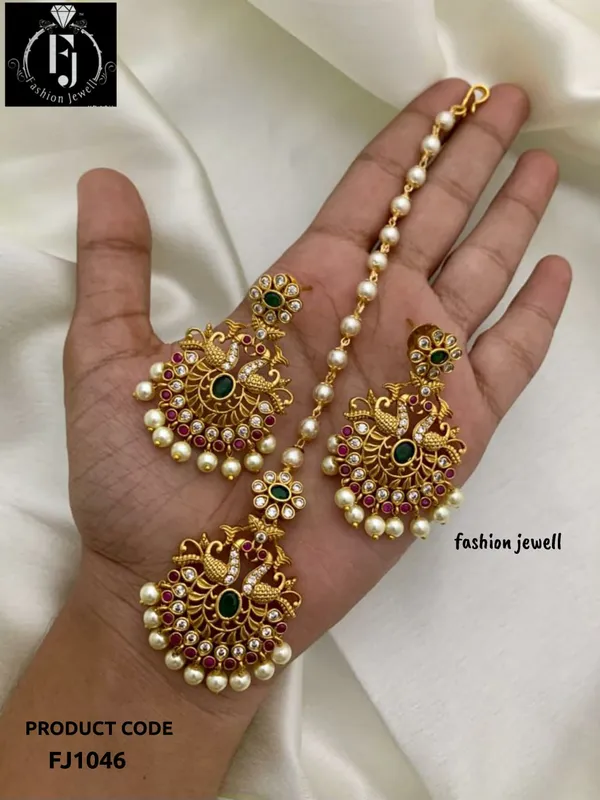 IRA_MAANG_TIKKA_WIH_EARRING