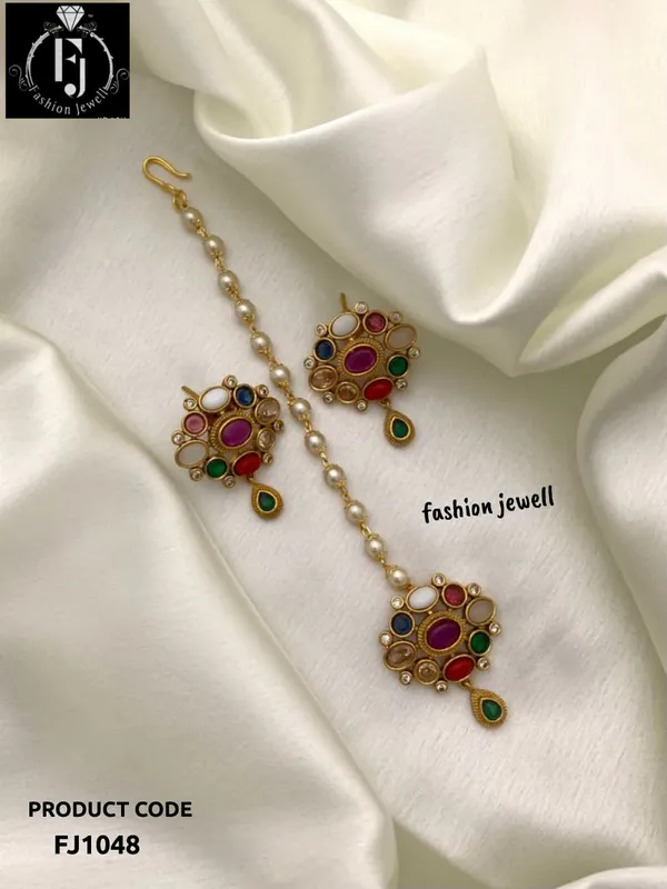 RUHI_NAVARATAN_TIKKA_WITH_EARRING