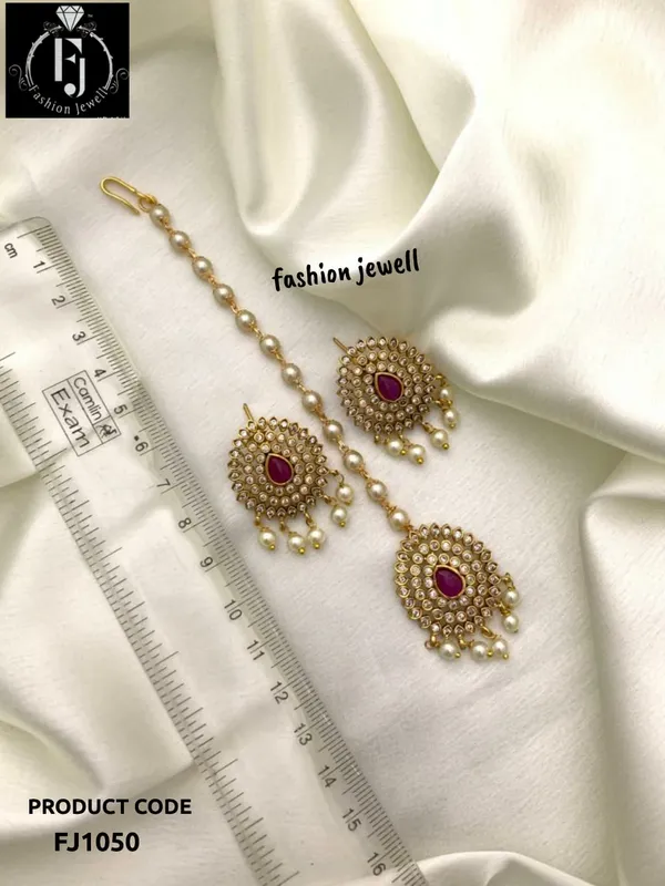 KAIRI_MAANG_TIKKA_WITH_EARRING