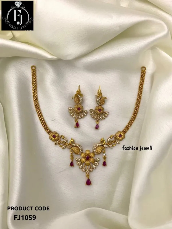 FLORAL_BLOOM_ELEGANT_NECKLACE_SET