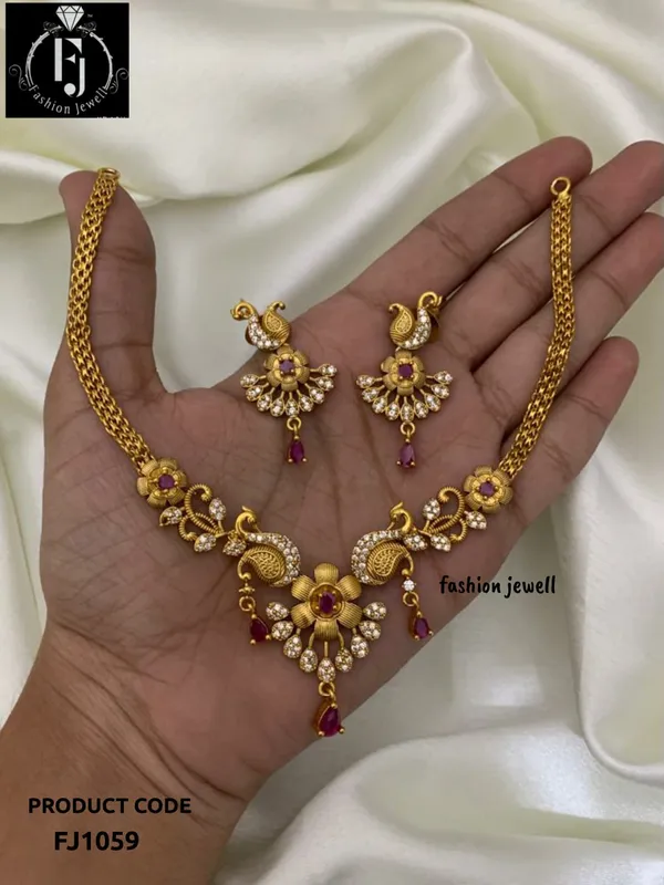 FLORAL_BLOOM_ELEGANT_NECKLACE_SET