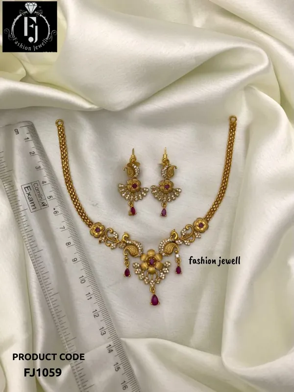 FLORAL_BLOOM_ELEGANT_NECKLACE_SET