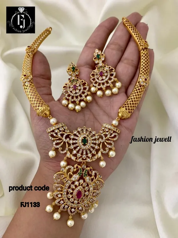 Shaily_Antique_Hasli_Necklace_Set