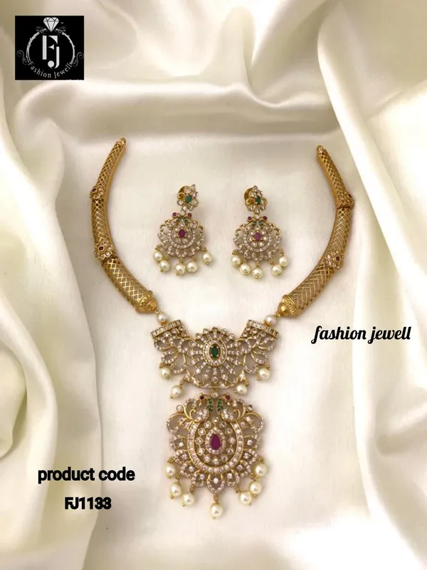 Shaily_Antique_Hasli_Necklace_Set
