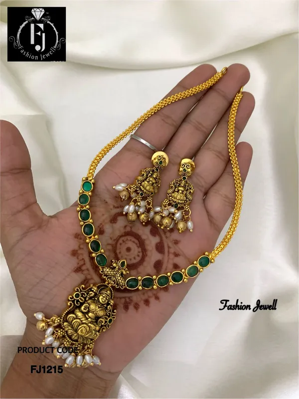 RIA_LAKSHMI_ANTIQUE_NECKLACE_SET
