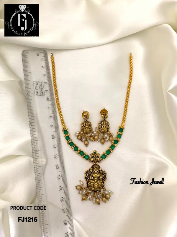 RIA_LAKSHMI_ANTIQUE_NECKLACE_SET