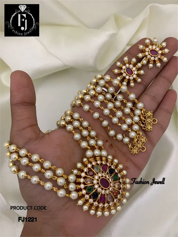 YUVI_ANTIQUE_LONG_HARAM_SET