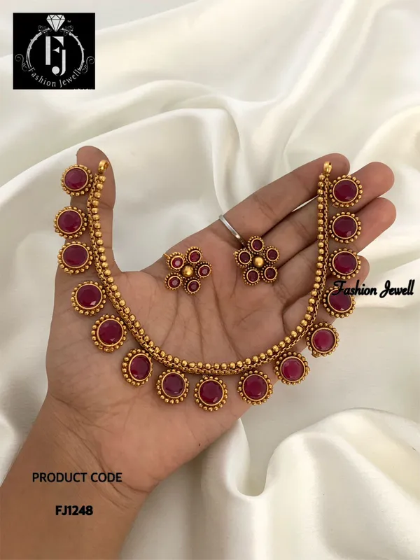 RITI_ANTIQUE_NECKLACE_SET