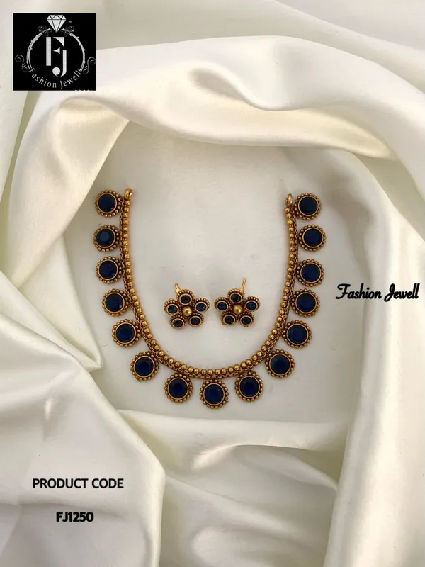 RITI_ANTIQUE_NECKLACE_SET