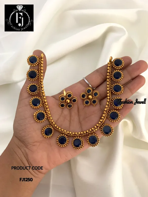 RITI_ANTIQUE_NECKLACE_SET