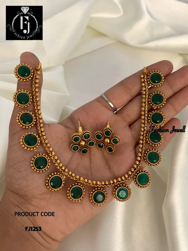 RITI_ANTIQUE_NECKLACE_SET