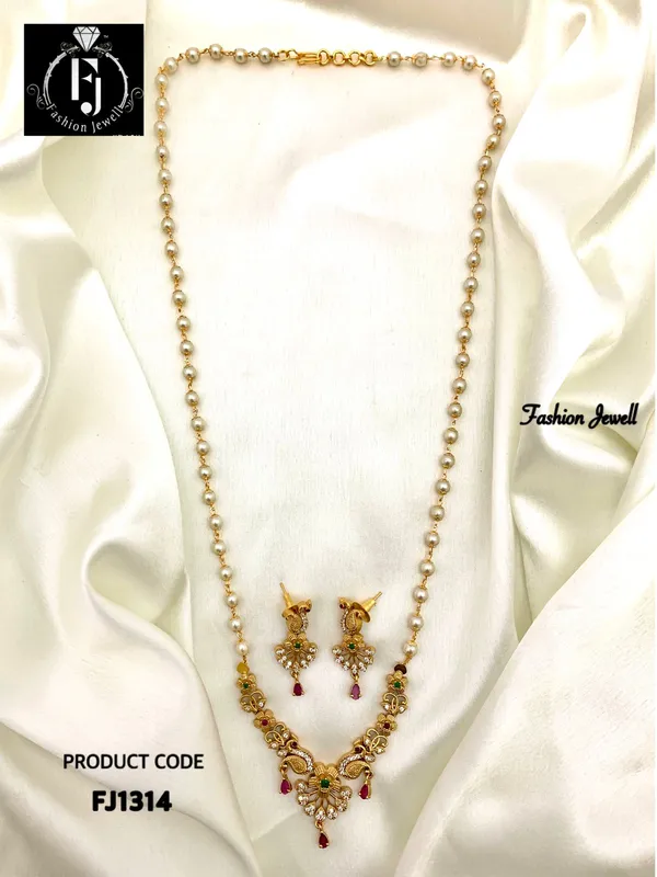 SHELLY_AD_MATTE_LONG_NECKLACE_WITH_EARRING