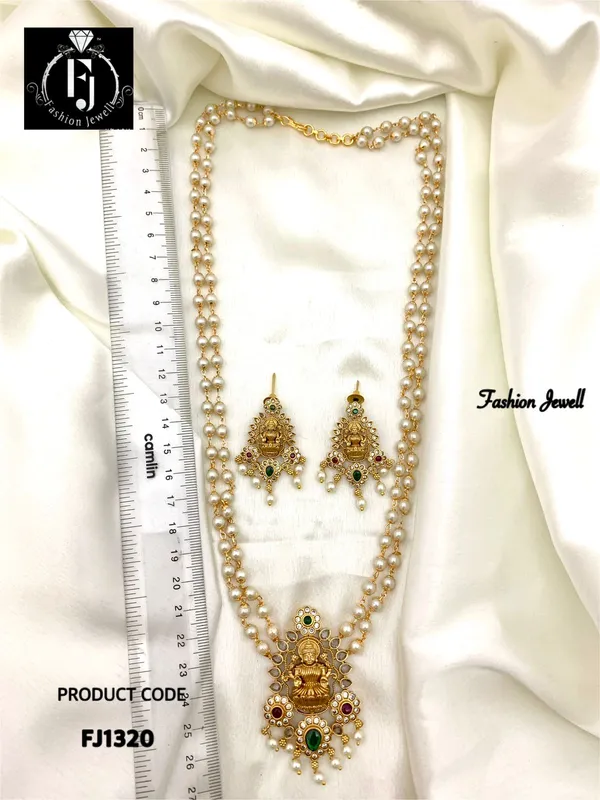 GIVA_LAKSHMI_LONG_NECKLACE_WITH_EARRING