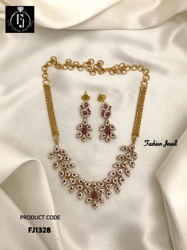 SAINA_NAKSHATRA_LEAF_PENDANT_CHAIN_SET