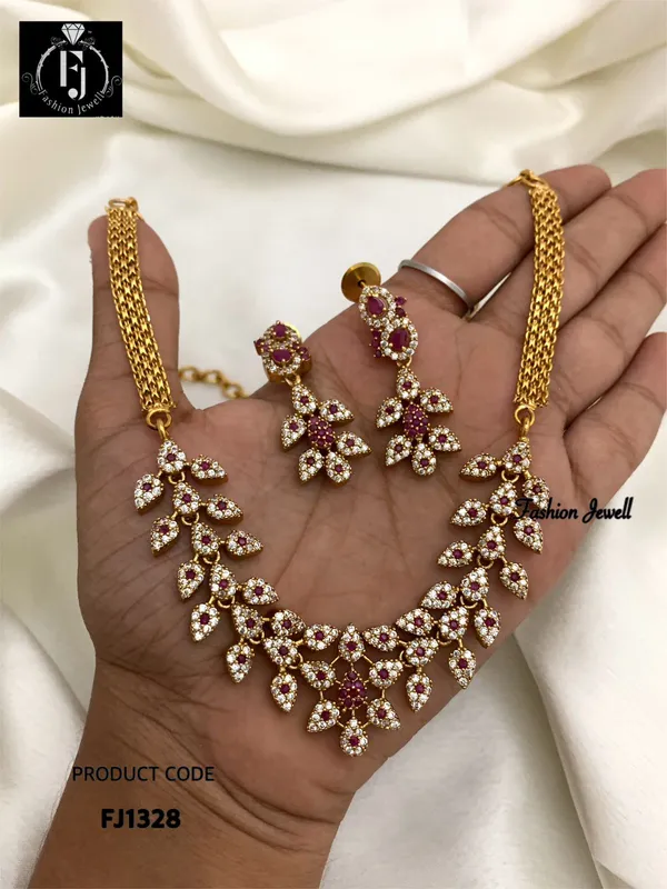 SAINA_NAKSHATRA_LEAF_PENDANT_CHAIN_SET