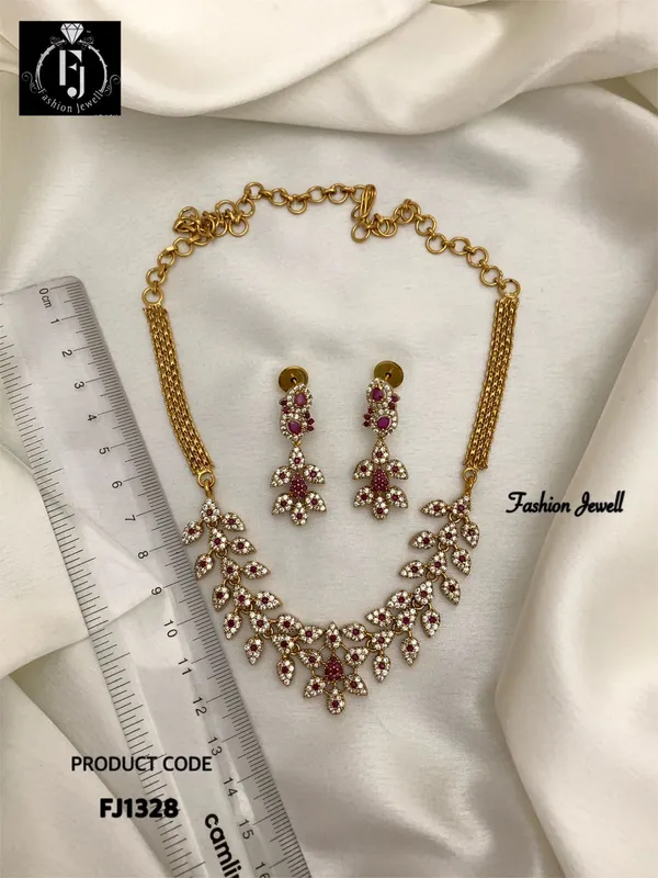 SAINA_NAKSHATRA_LEAF_PENDANT_CHAIN_SET