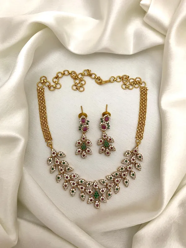 SAINA_NAKSHATRA_LEAF_PENDANT_CHAIN_SET