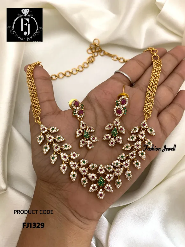 SAINA_NAKSHATRA_LEAF_PENDANT_CHAIN_SET