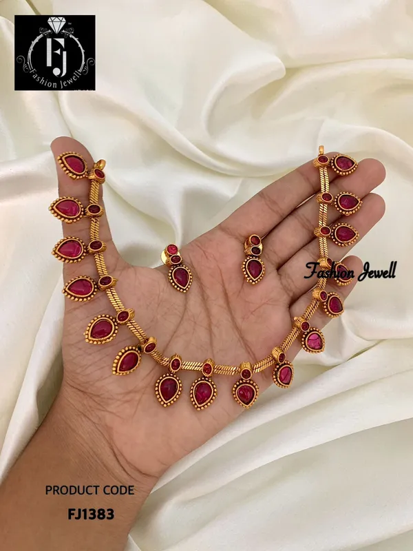 Romily_Matte_antique_Necklace_set