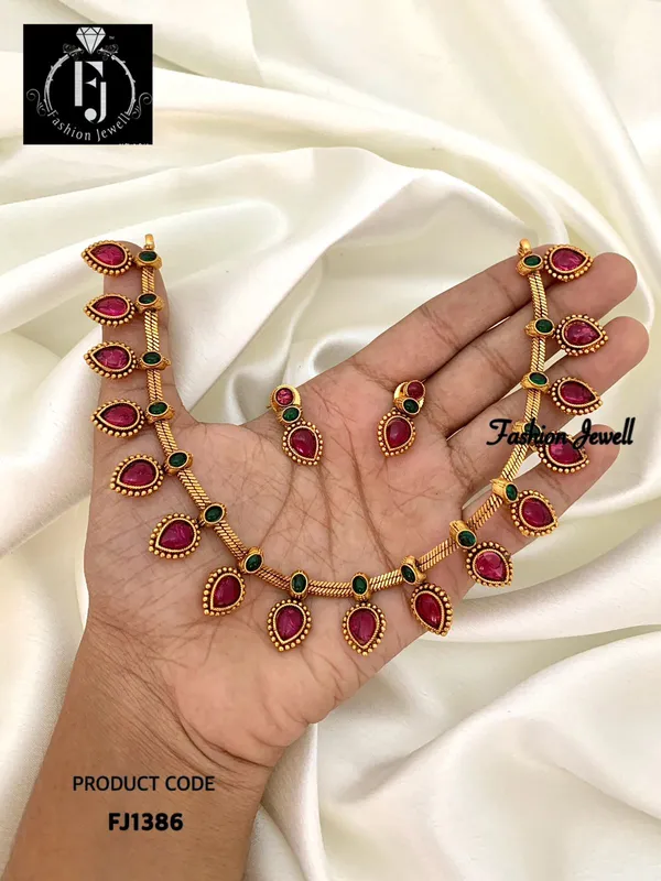 Romily_Matte_antique_Necklace_set