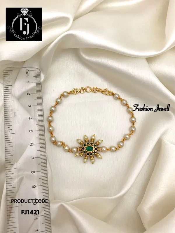ZAINA_ANTIQUE_BRACELET