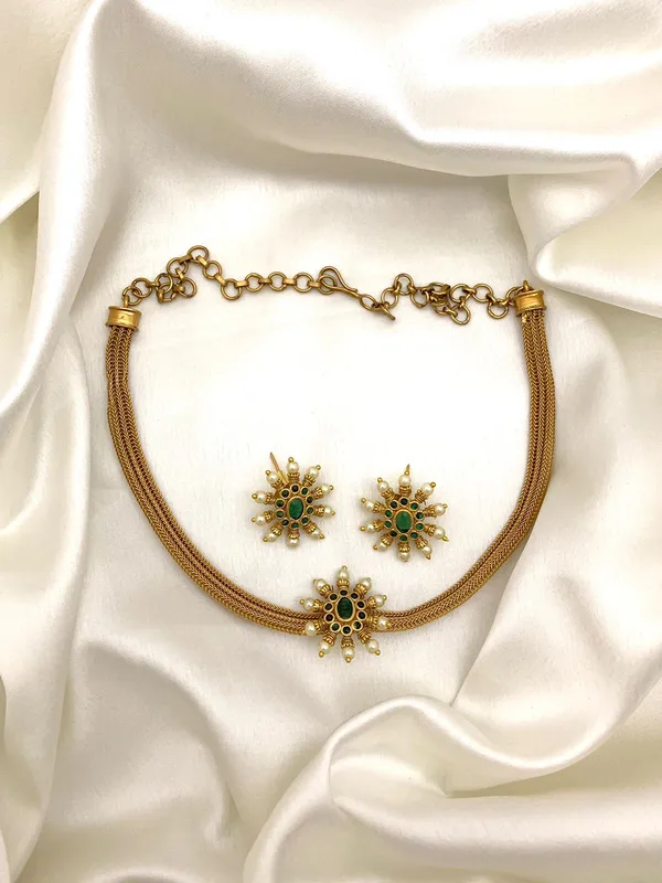 TRIVA_CHAIN_STYLE_NECKLACE_SET
