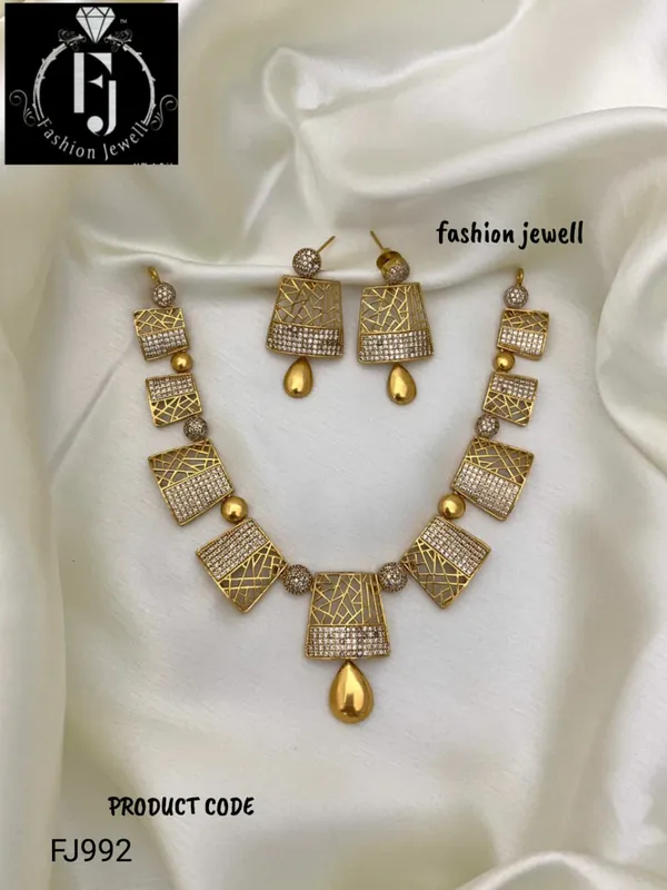 SUNHERIN_ANTIQUE_NECKLACE_SET