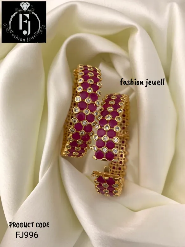 LAKSHANA_ANTIQUE_OPENABLE_BANGLE_SET