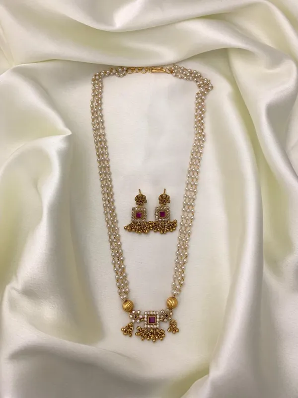 KIYA_AD_MATTE_NECKLACE_SET