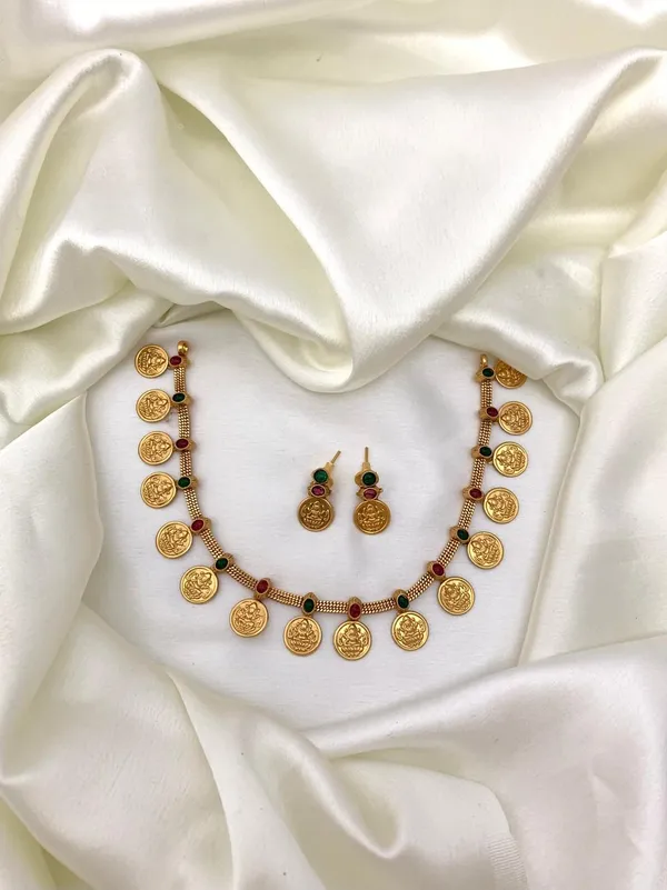 PURVI_ANTIQUE_NECKLACE