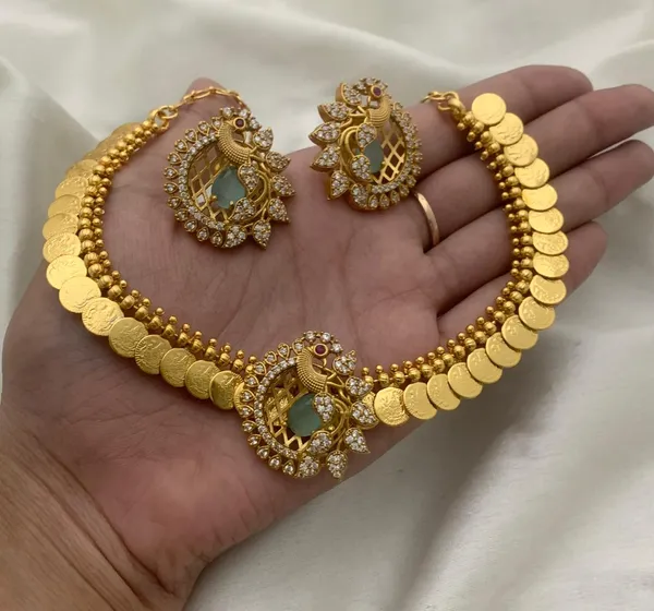 Gorgeous_Peacock_designed_Pendant_with_Microgold_polish_Necklace_set