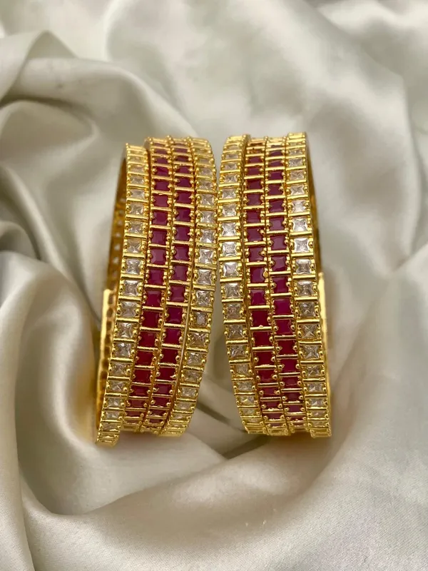 DAZZLING_AD_MATTE_BOX_BANGLE