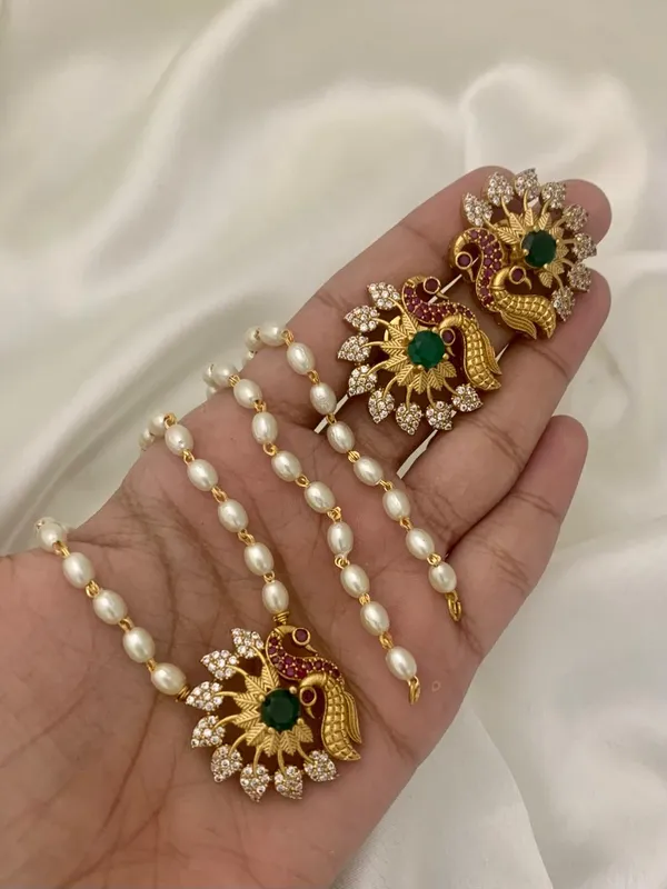 PURVI___PEARL_STRING_NECKLACE_SET
